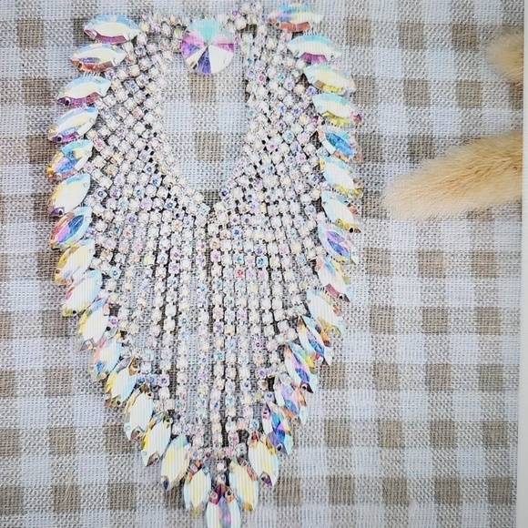 NWT Elegant Rhinestone Ribbon Tassle, Horse Eye Applique Chain 8.5 x 13 cm - Picture 8 of 10